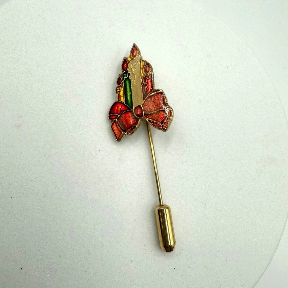 Vintage Christmas Candle‎ Stick Pin Gold Tone Red Bow Enamel Holiday Lapel Pin